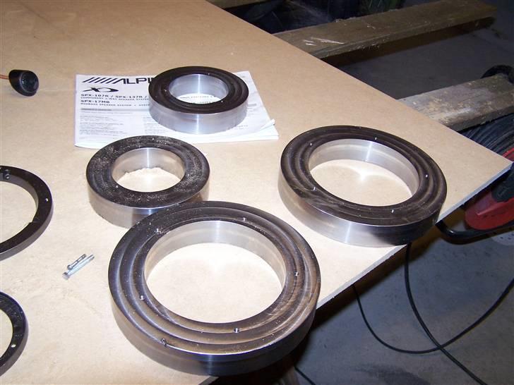 Alpine f1 status projekt - Meget kraftige metal ringe til højtalere spx 18 t fra alpine(lavet af jesper  guffe) tak!!!!! billede 9