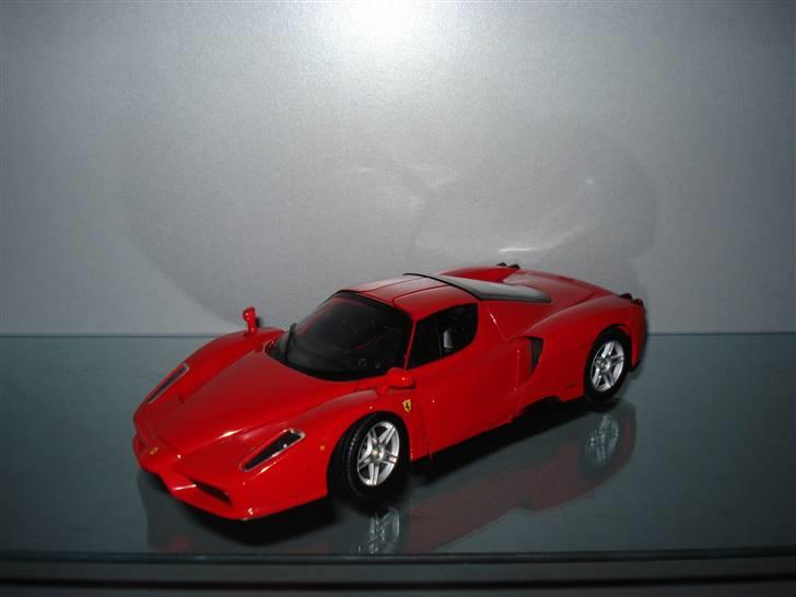 Modelbiler 1:18 1:43 1:87 m.m. - Ferrari Enzo. billede 52