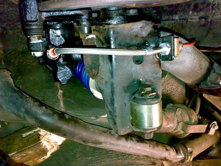 Golf 1 2000E/16V Oettinger projekt - Stål armerede bremseslanger.. og hov, støddæmperen skal vist lige spændes ordentligt :oS den er vist smuttet i farten billede 38