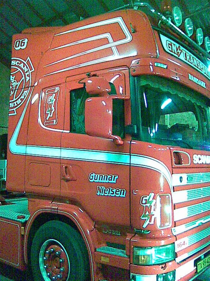 GN transport - En rigtig flot rød 164 - 480. hvor der er malet en trailer til med samme staferinger, kanon flot træk. 
undskyld den dårlige kvalitet. billede 4