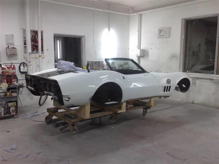 Corvette stingray lakering´s projekt - Har slevet lidt nogle af de steder der skal laves med ny fiber.. billede 1