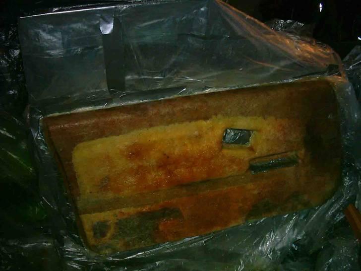 Anlæg i AW11 targa - Første glasfiberstøbning på den org. dørside. billede 1