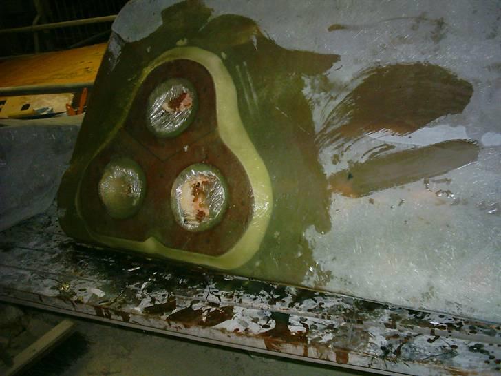 Anlæg i AW11 targa - Glasfiber lagt over MDF'en billede 3