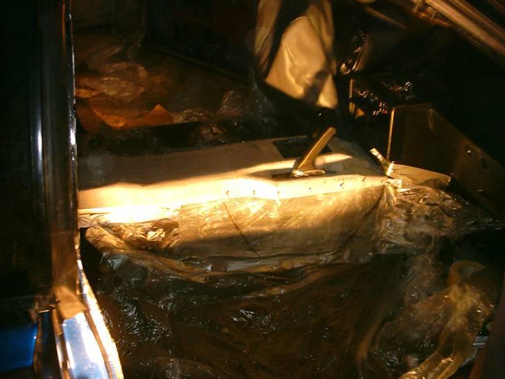 Anlæg i AW11 targa - Montering i kabinen med net. billede 10