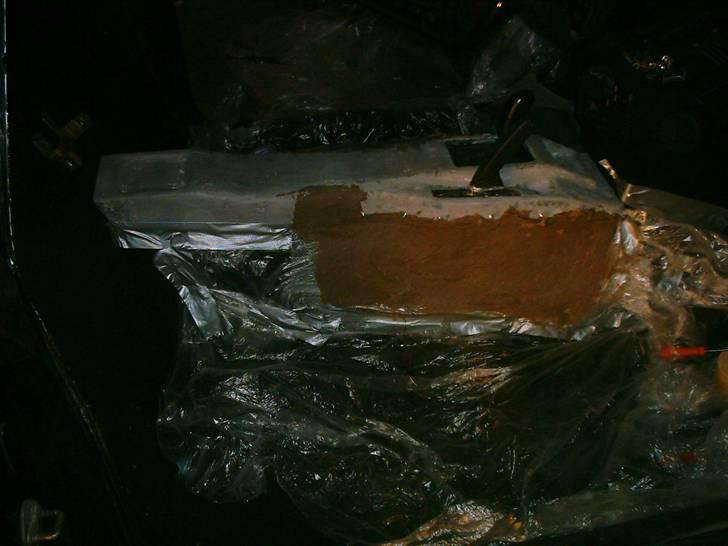 Anlæg i AW11 targa - Spartel lagt over nettet, så konsollen kan blive i ét stykke istedet for 3 som den er org. billede 11