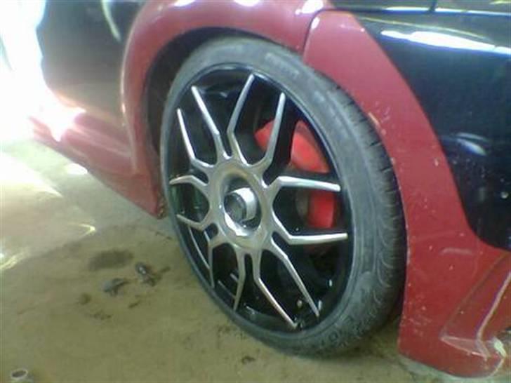 106 XS bygget om ;) - Test af fælge da vi sænkede bilen, vi skulle se om de kunne være der ;) billede 36