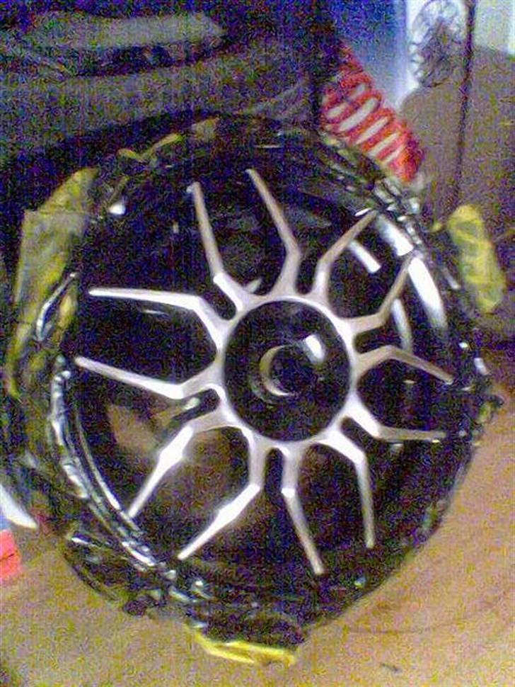 106 XS bygget om ;) - Ny malet/poleret fælg ;D billede 37