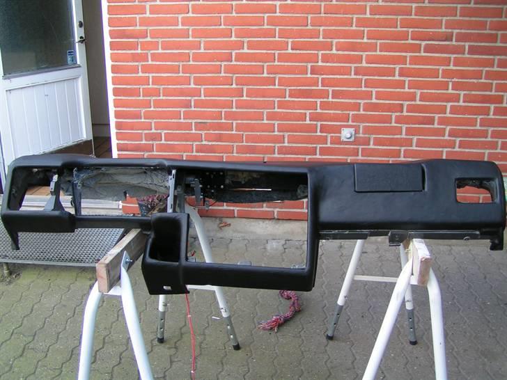 T4 projekt. - Har haft mit instrumentbord ved sadelmager for og få ægte  okselæder lagt på billede 81