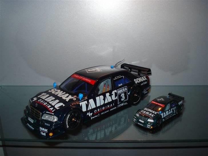 Modelbiler 1:18 1:43 1:87 m.m. - Mercedes  AMG C-Class DTM 1:18 og 1:43. Køre : Roland Asch. billede 73