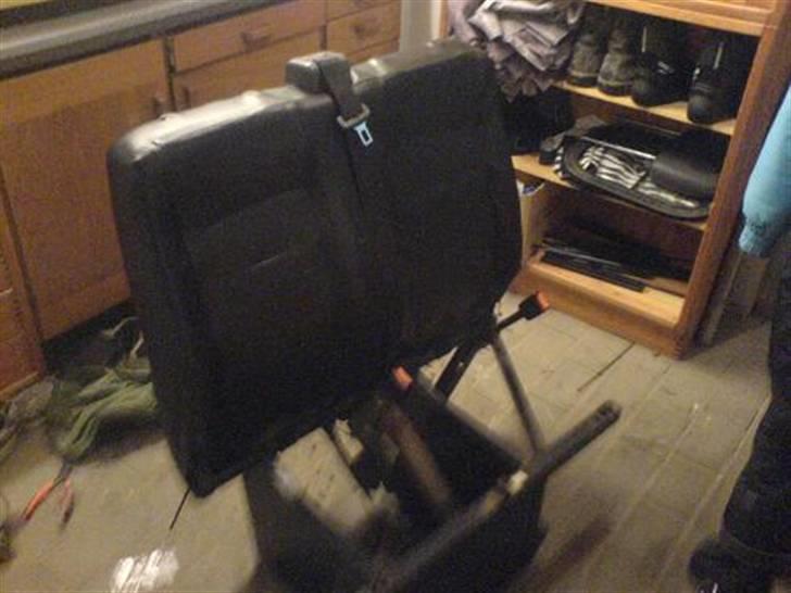 Vito kabine - Så vi halvvejs. ryglænet syet og monteret:) billede 5