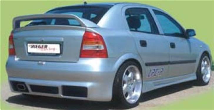 Skørter til bilen - Her er bagskørten, og min hækspoile billede 1