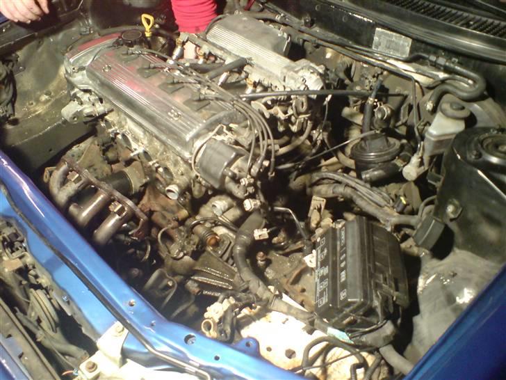 Fra 4AFE til 4AGZE (Kompressor) - Den gamle kværn pilles ud.. billede 2