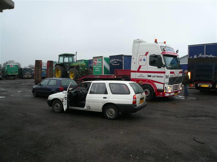 Billeder af den nye og gammel traktor billede 3