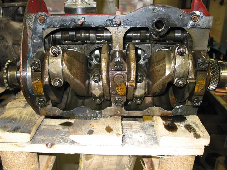 MG Metro 1275 motor - Den molestrerede krumtap inden den røg ud og blev "refunderet" ved ophuggeren. billede 2