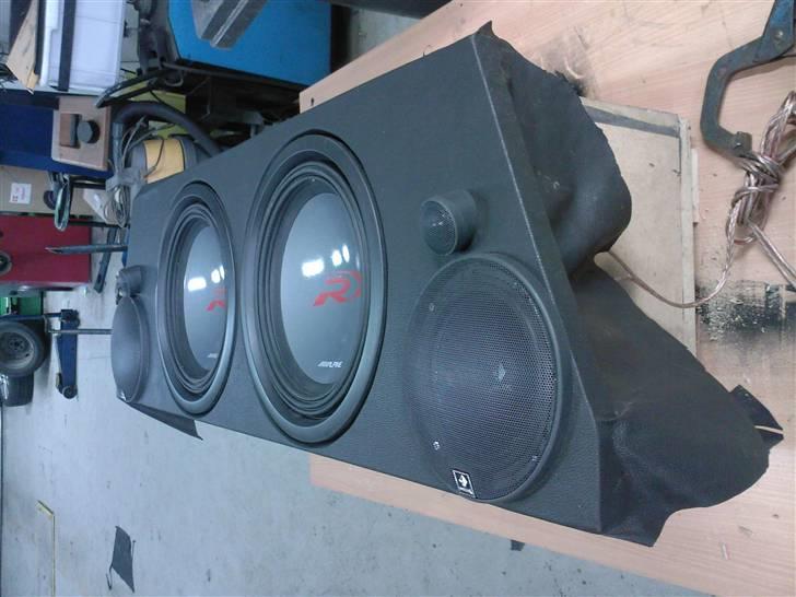 Bobbel/Alpine anlæg - Den færdige "hattehylde" billede 3