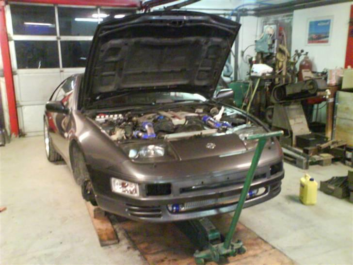 Renovering af 300ZX Twin Turbo "Tykke Bertha" - Stemningsbillede fra værkstedet, klargøring til toldsyn. billede 15