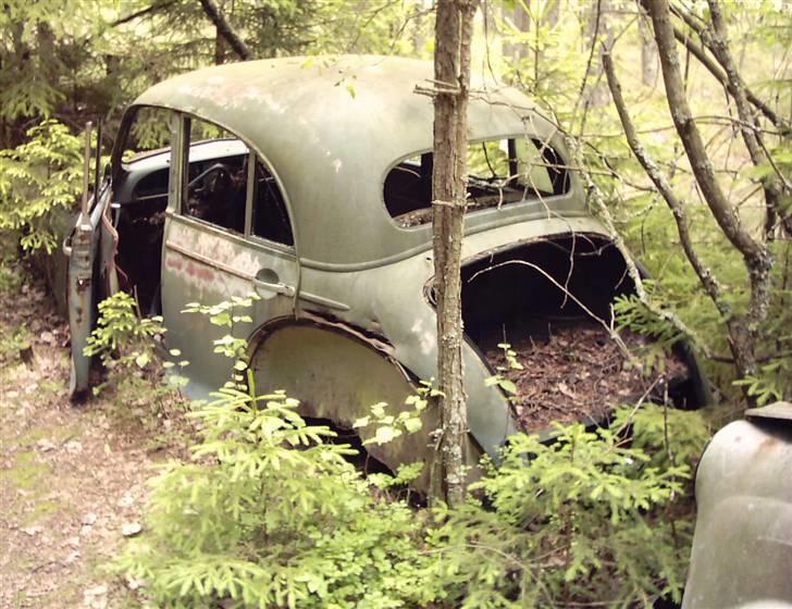 Bilkirkegård i Ryd i Sverige..... - Morris 1000 - Eller er det en Oxford? billede 14