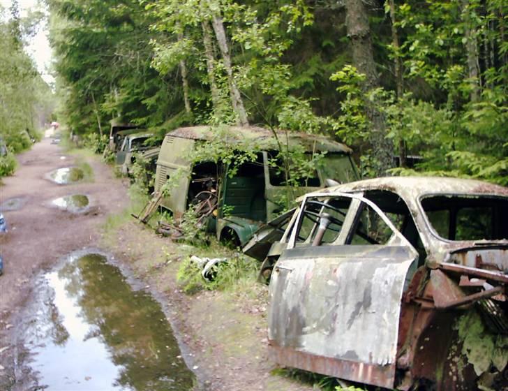 Bilkirkegård i Ryd i Sverige..... - VW type 2 oog en Sibsab model 95 - Herregårdsmodel....

 billede 18