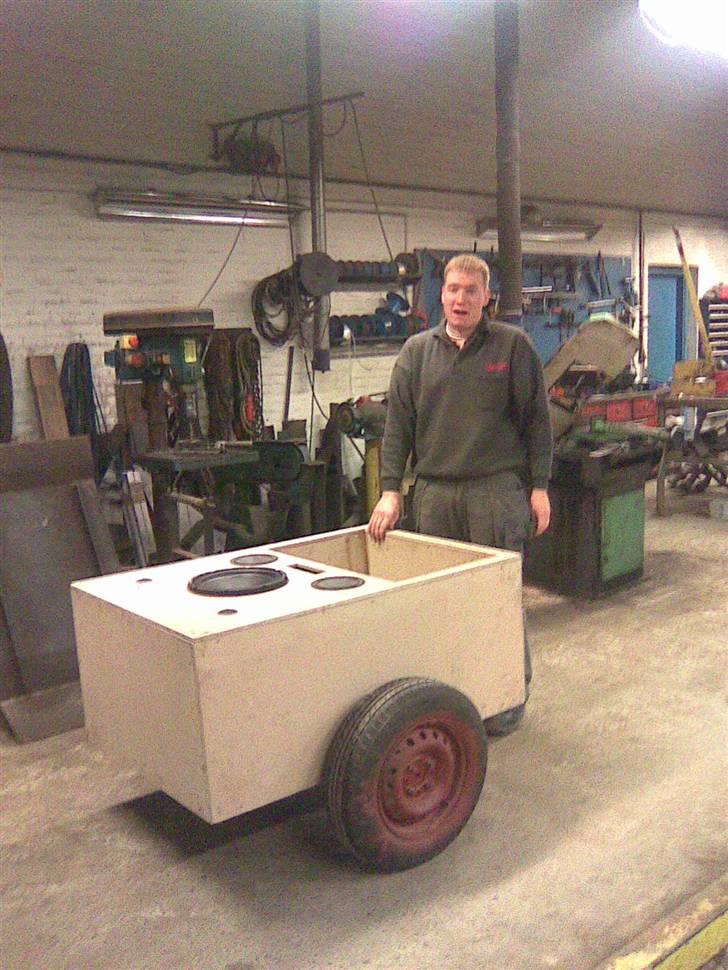En vogn med plads til øl og anlæg den bliver fed billede 1
