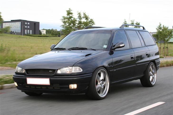 Min "gamle"Astra F C20XE Irmscher Caravan billede 4