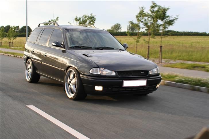 Min "gamle"Astra F C20XE Irmscher Caravan billede 5