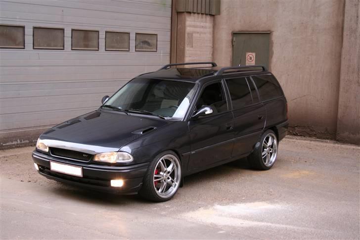 Min "gamle"Astra F C20XE Irmscher Caravan billede 10