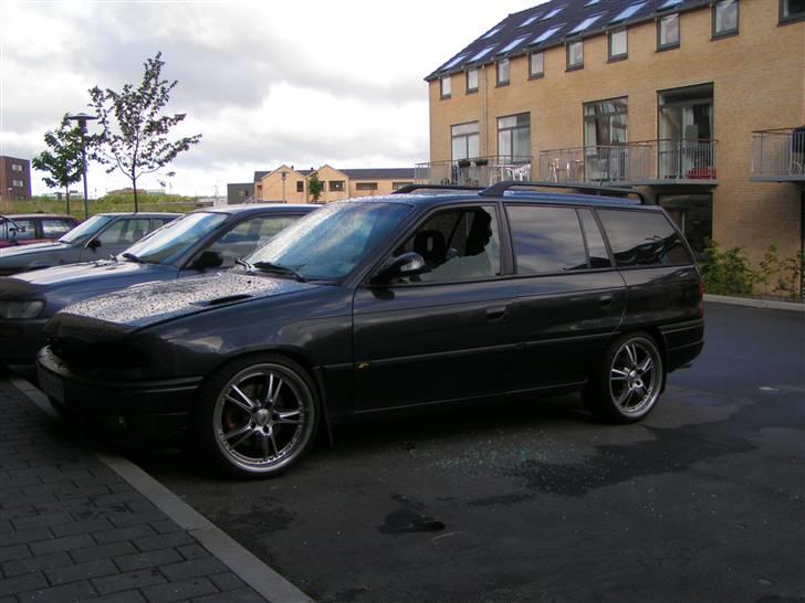 Min "gamle"Astra F C20XE Irmscher Caravan - Dette syn mødte mig en Torsdag morgen :-( billede 25