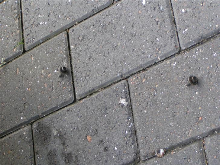 Min "gamle"Astra F C20XE Irmscher Caravan - Men skruerne til lygterne havde de da været flinke at lade blive tilbage... :-) billede 30