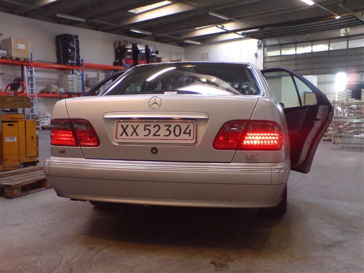 Montering af nye lygter Mercedes W210 - Nye monteret ! billede 10
