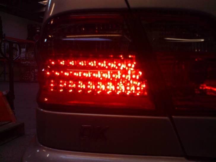 Montering af nye lygter Mercedes W210 - Så kan man rigtig se LED billede 13