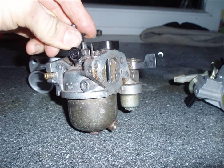 Tuning af honda gx160 - Ja det er så den standarte karburator. billede 9