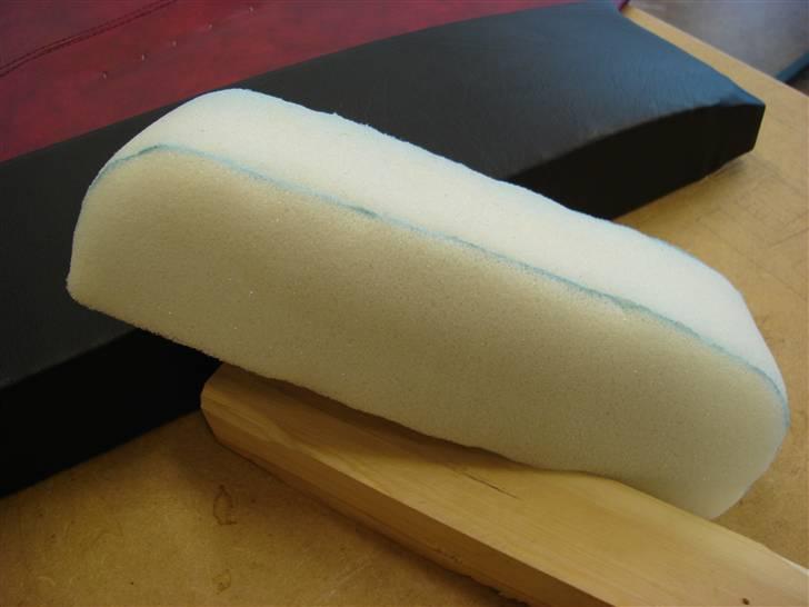 Gammeldags dørside - Håndtaget efter alt skum er limet på billede 17