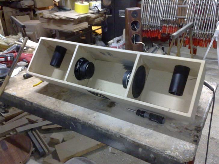 Bandpass Sub med 6" peerless - Så er enheder og rørene monteret
 billede 16