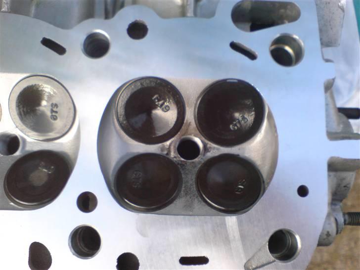 Brændt ventil - Shiny and new.
Købte 2 nye udstødningsventiler billede 5