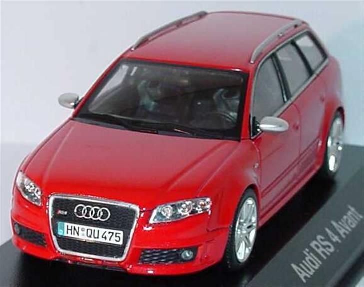 MODEL BILER i størrelse 1:43-1:24 og 1:18  - Audi RS4 Avant 2007 model. Lavet af Minichamps

Str: 1:43

 billede 140