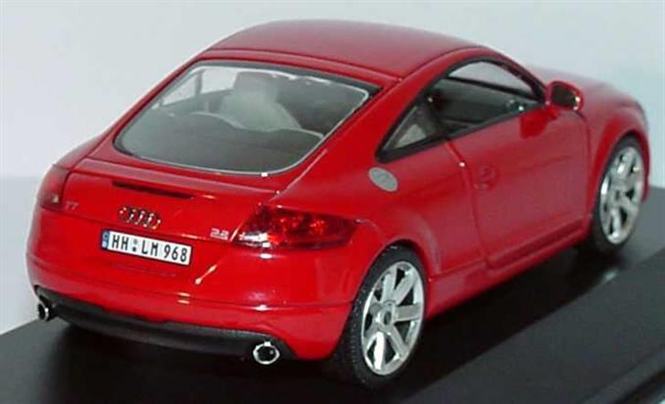 MODEL BILER i størrelse 1:43-1:24 og 1:18  - Audi TT 2007 model fra Minichamps

Str: 1:43 billede 143
