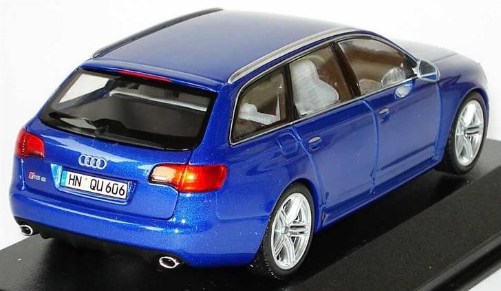 MODEL BILER i størrelse 1:43-1:24 og 1:18  - Audi RS6 Avant 2008 model fra Minichamps

Str: 1:43 billede 145