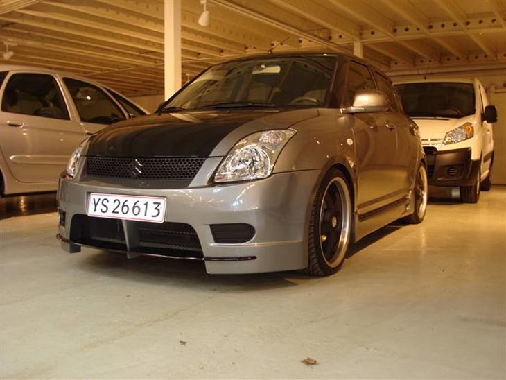 {{currentPhoto.altText}} billede {{currentPhoto.number}}