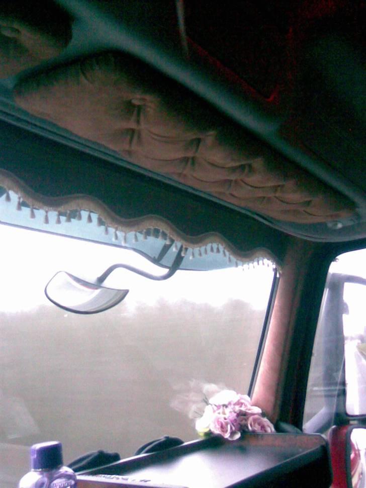 Volvo FH16 660 8x4 - A-stolpe og solklapper plysset med brun alcatara.. 
billeder af det andet kommer engang billede 30