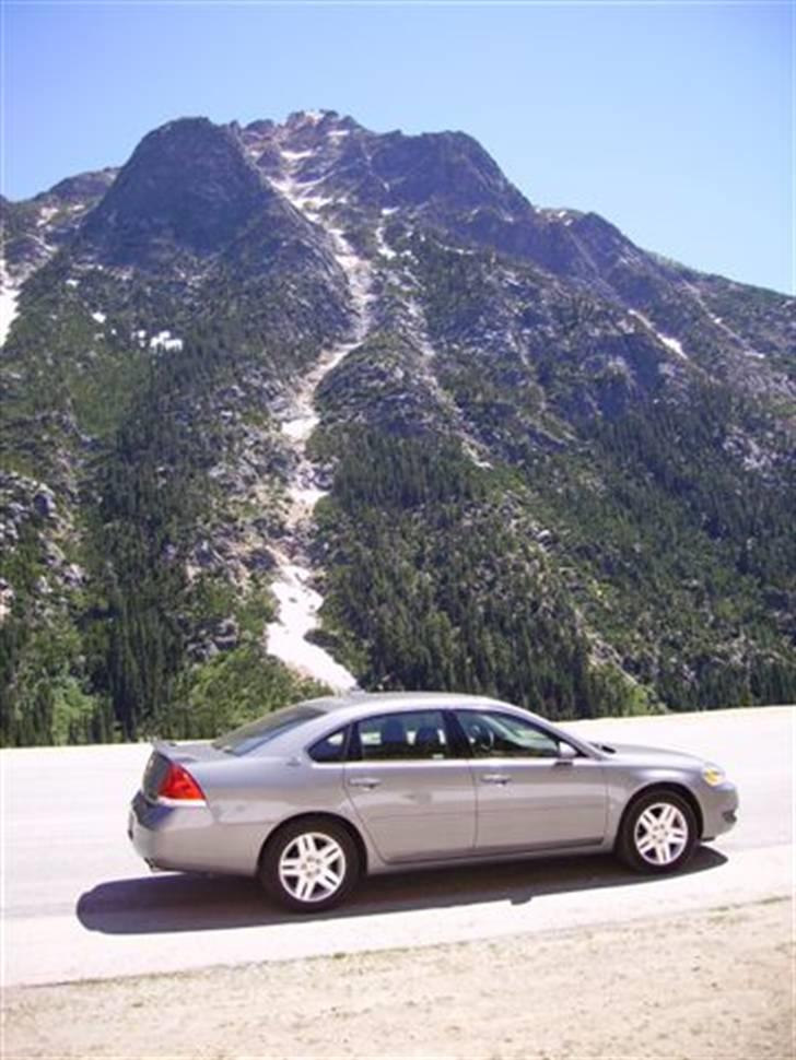 Lidt billeder fra en bilautists USA rejser! - Chevrolet Impala parkeret i vejsiden ved Diablo´s Pass, på turen på The Cascade Loop, Washington State. Denne tur er iflg. National Geographic en af de smukkeste køreture i USA - OOG det har de ret i. billede 21