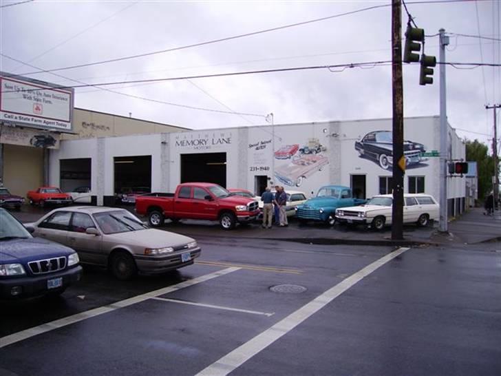 Lidt billeder fra en bilautists USA rejser! - En lille sød forhandler af classiske biler i Portland Oregon.

Prøv evt. at se mere på: www.memorylaneclassiccars.com billede 46