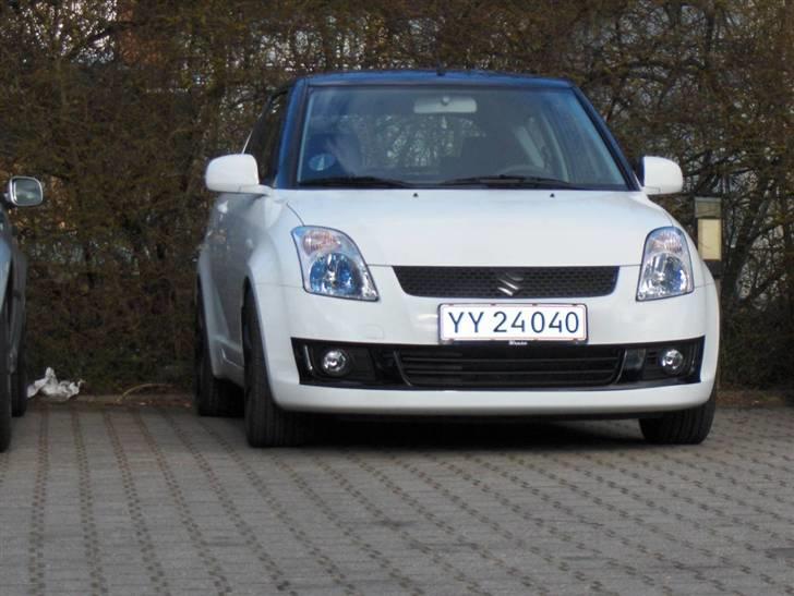 Suzuki swift 1.3 hvid billede 24