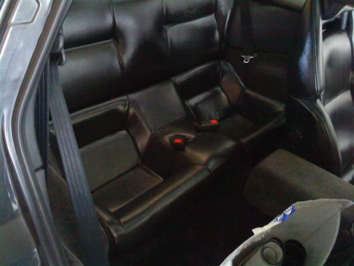 Renovering af 300ZX Twin Turbo "Tykke Bertha" - Har et sæt læder liggende til at erstatte alt det grimme grå beklædning i kabinen. billede 23