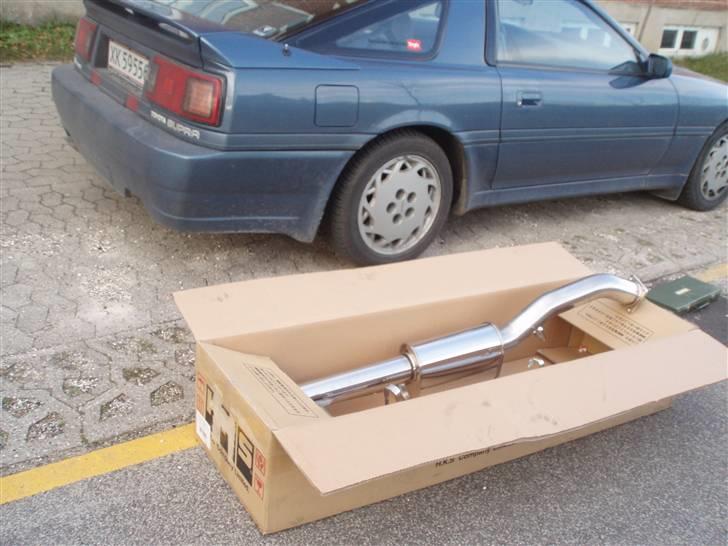 Montering af HKS udstødning på Toyota Supra MKIII ! (Billeder) billede 2