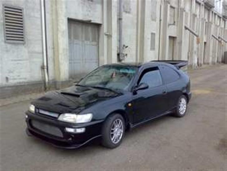 Min corolla <3 R.I.P. - Min egen lille skat. Min første bil <3
en corolla 1,3 xli med en komplet gsi kabine i, samt en starlet turbo-motor i med 137 hk std, som så var opgraderet til en 155 hk ved 0,7 bar... :P billede 2