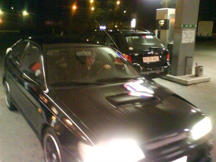 Min corolla <3 R.I.P. - På vej på stregen i Glostrup, hvilket viste sig at være meget underholdende.. billede 5