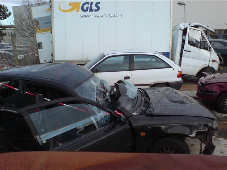 Min corolla <3 R.I.P. - Det var inden min bil blev kørt hen til Jens Petersen i Kerteminde.. Det var vist hos falck.. billede 12