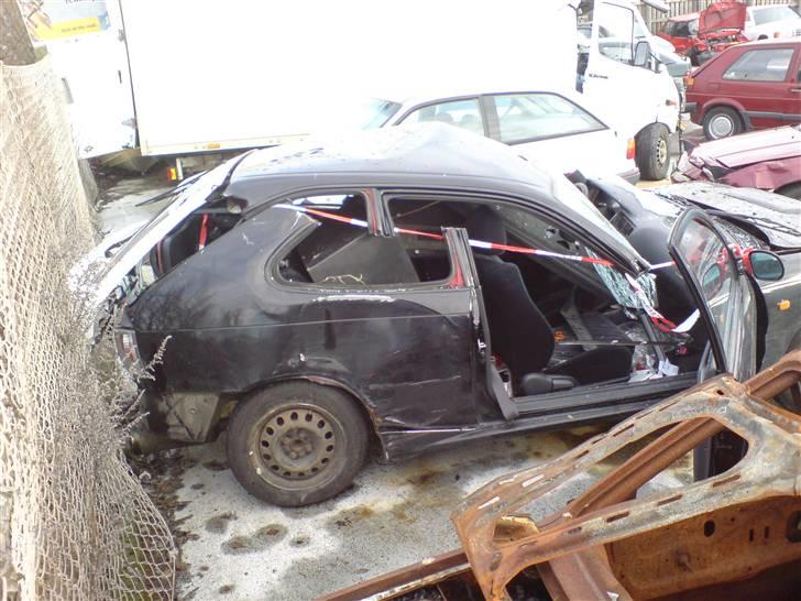 Min corolla <3 R.I.P. - Min papa har været ude og tage nogle fotos.. billede 13