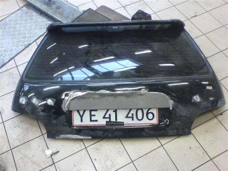 Citroen Saxo VTS 8V projekt/styling UPDATE 7-7-08 - Så fik jeg lige hæftet pladen på bagklappen, dog ikk færdig på billedet, men skal nok blive færdig billede 24