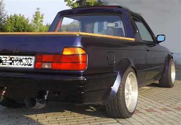 BMW Billeder - Opdateres løbende -  - Ny model E30. BMW E30 Pick up - ser godt ud med den måde det øverste af lygten er fjernet. billede 259